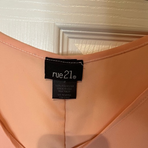Rue 21 Small Bow Pink Blouse - Picture 3 of 4